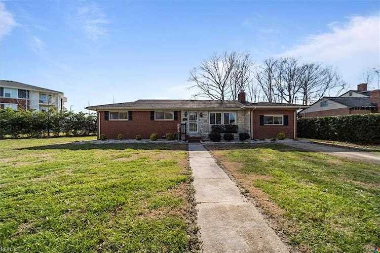 5801 Maywood Blvd Virginia Beach, VA 23455