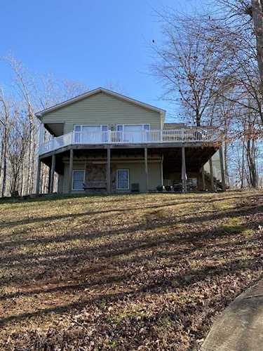 1318 W Pine Ridge Huddleston, VA 24104