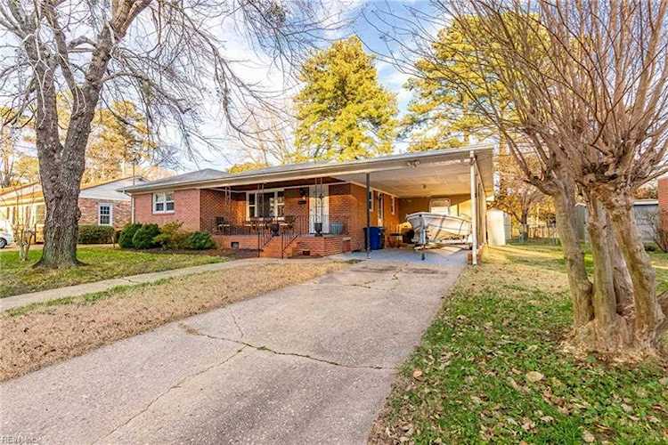 4 Burnham Place Newport News, VA 23606