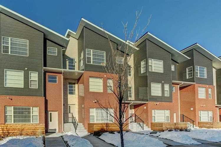 413 Saddlemont Blvd NE Calgary, AB T2E 8A2