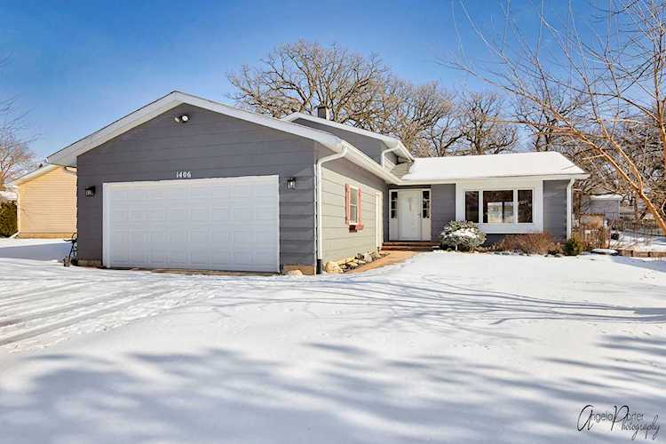 1406 Hillside Ln Mchenry, IL 60051