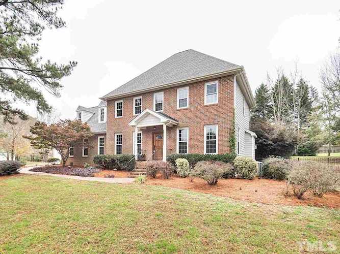 1416 Lakewind Court Raleigh, NC 27603