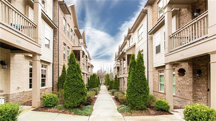 305 Garland Woods Ct Smyrna, GA 30080