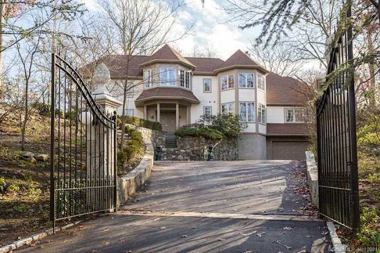 23 East Blackberry Drive Stamford, CT 06903