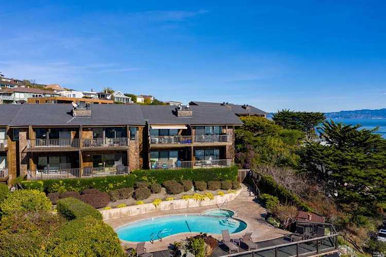 16 Linda Vista Avenue Tiburon, CA 94920