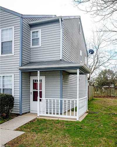 11 Bayview Ct Hampton, VA 23664