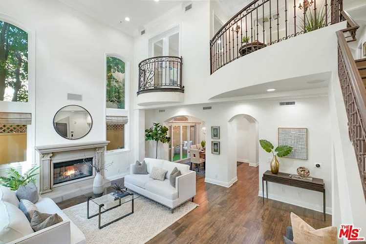 1540 S Bentley Avenue #101 Los Angeles, CA 90025