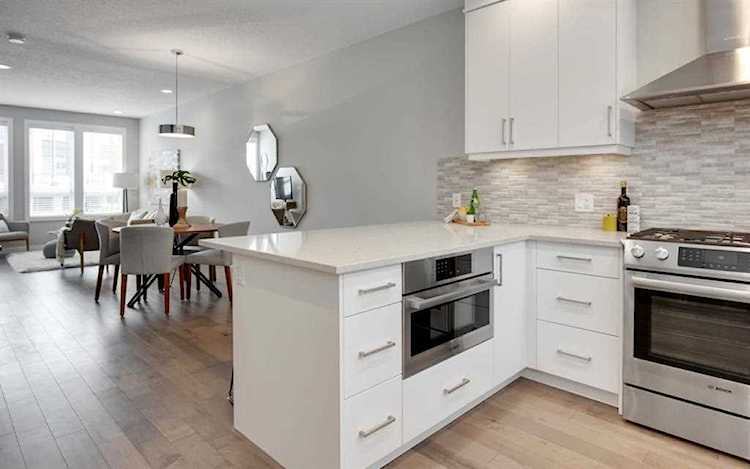 94 Norford Common NW Calgary, AB T3B 6G6
