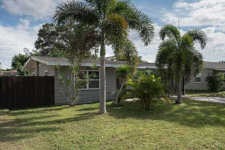 5937 Lords Ave Sarasota, FL 34231