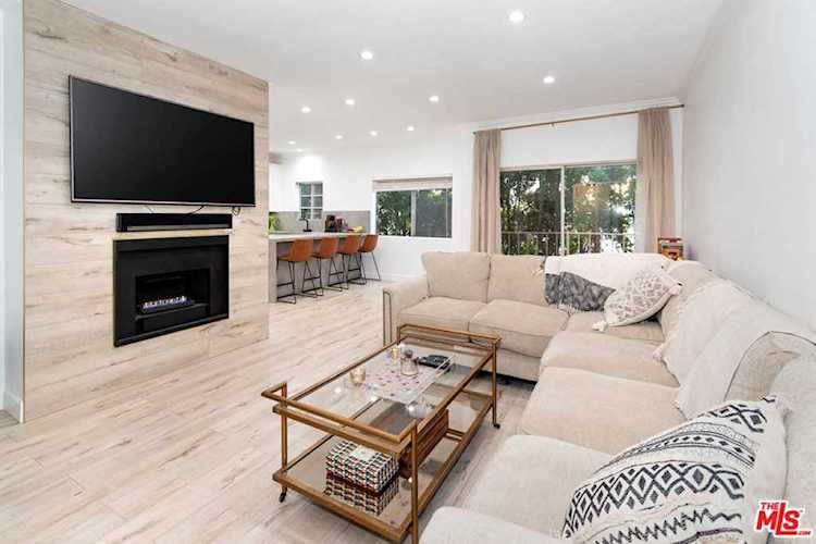5135 Zelzah Avenue #105 Encino, CA 91316