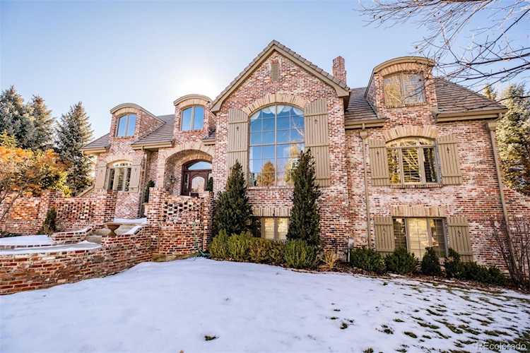 18 Glenmoor Circle Englewood, CO 80113