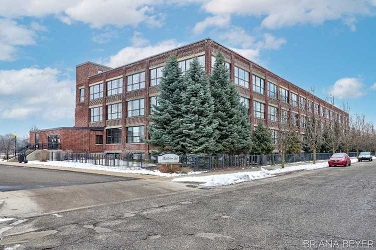 533 Columbia Ave Holland, MI 49423