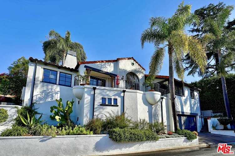 3123 La Suvida Drive Los Angeles, CA 90068