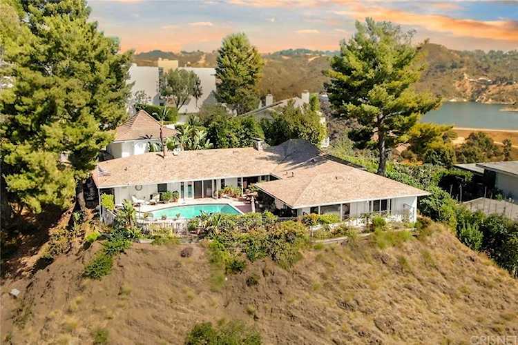 1776 Stone Canyon Road Los Angeles, CA 90077