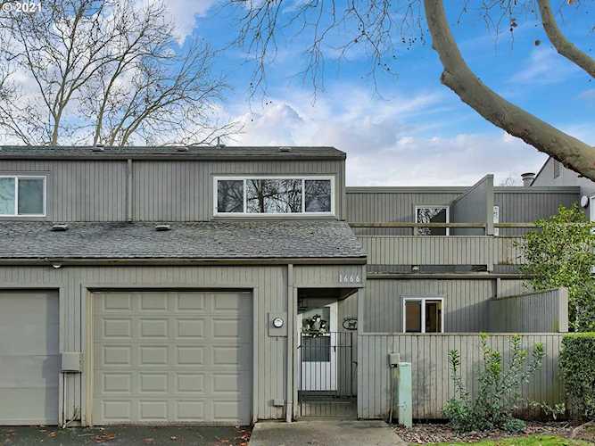 1666 NW Eastbrook Ct #433 Beaverton, OR 97006