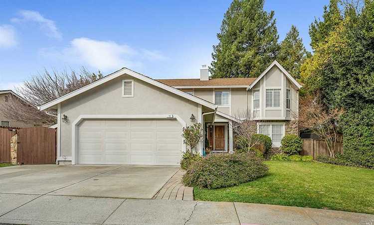 10 Wine Barrel Lane Napa, CA 94558