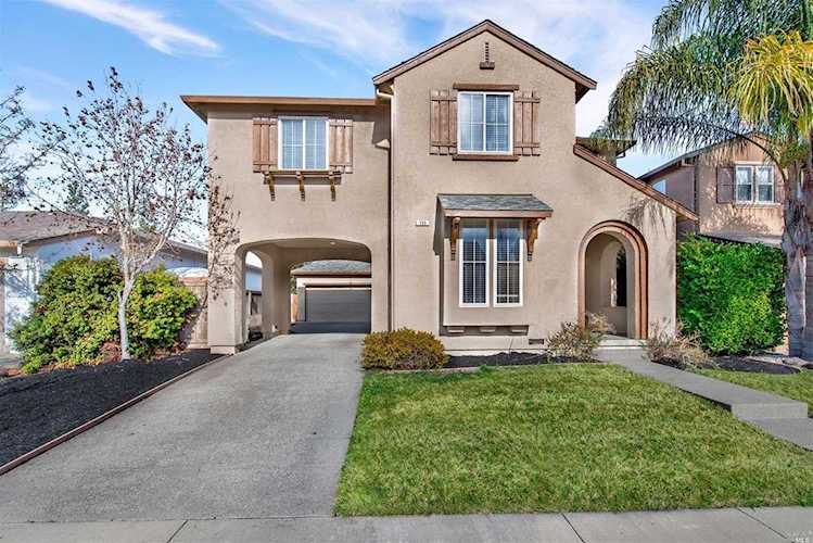 155 Bouquet Circle Windsor, CA 95492