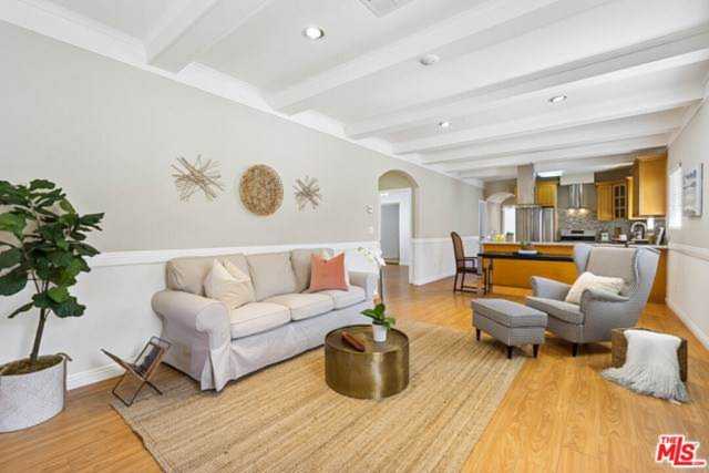 460 N Serrano Avenue Los Angeles, CA 90004
