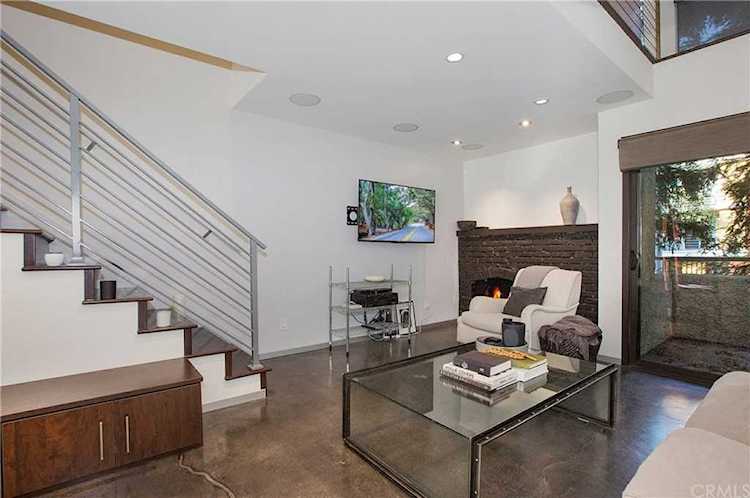 10926 Bluffside Drive #5 Studio City, CA 91604