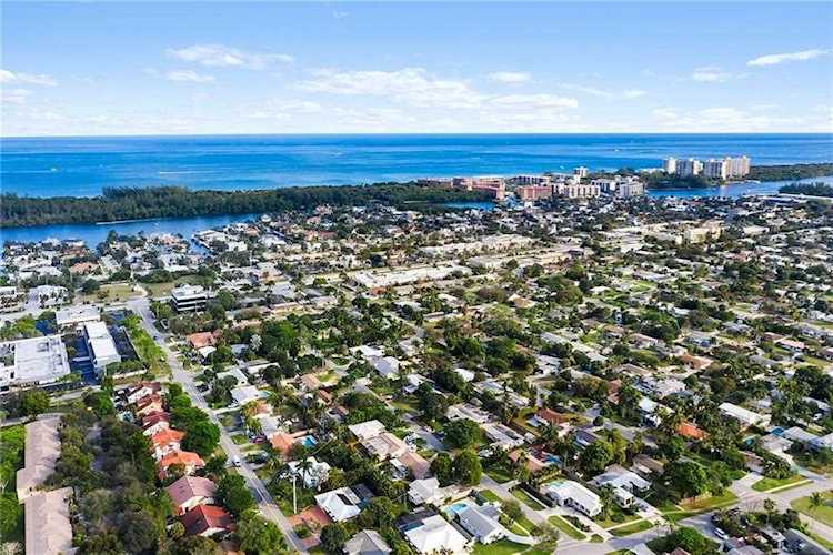 328 NW Spanish River Blvd Boca Raton, FL 33431