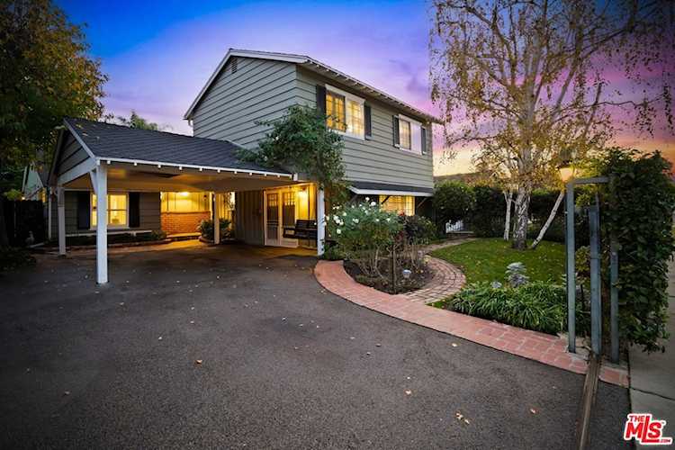 14534 Hesby Street Sherman Oaks, CA 91403