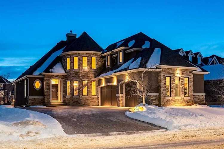 97 Cranbrook Heights SE Calgary, AB T3M 0V6