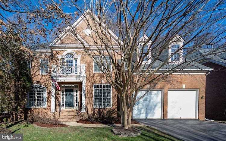 10102 Daniels Run Way Fairfax, VA 22030