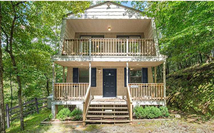 393 Garnet Dr Ellijay, GA 30540