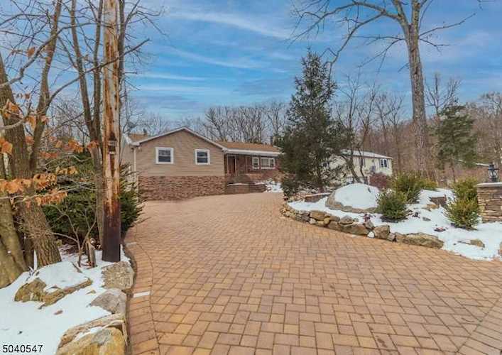 33 Jenkins Rd West Milford Twp., NJ 07421