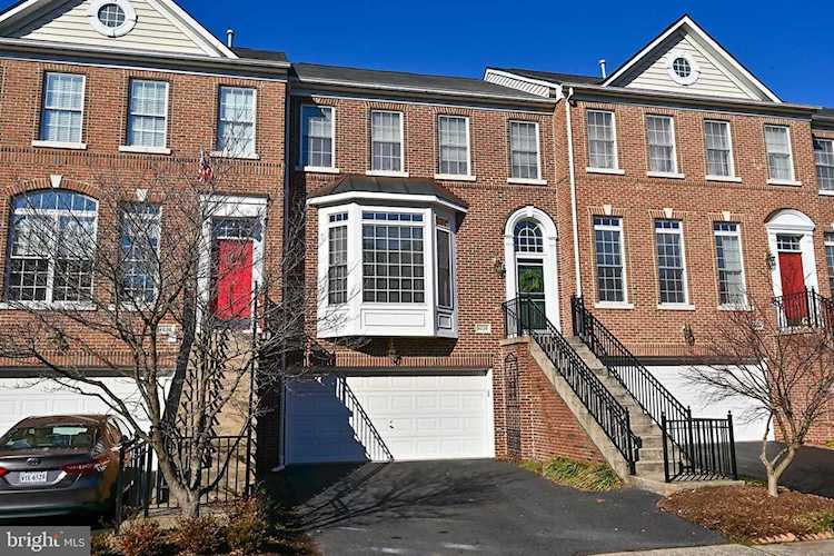 4226 Upper Park Dr Fairfax, VA 22030