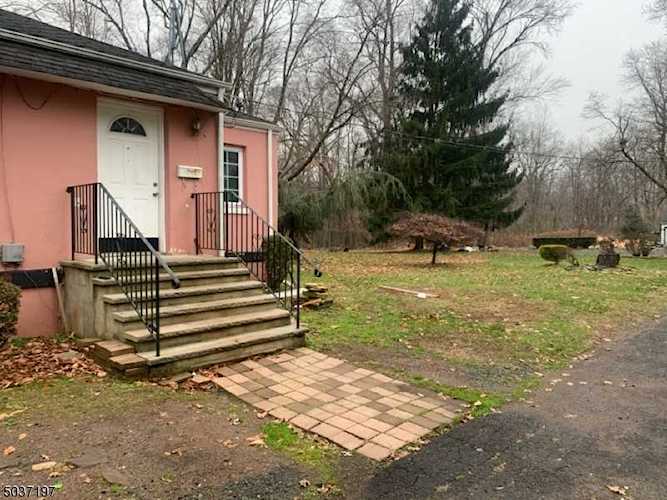 475 Catalpa Ave North Plainfield Boro, NJ 07063