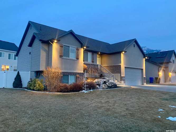 182 W Hancock Cir North Ogden, UT 84404