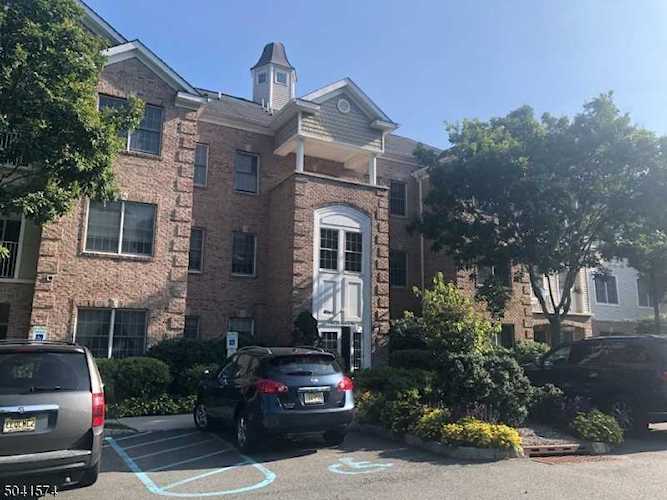 15 Zachary Way Mount Arlington Boro, NJ 07856