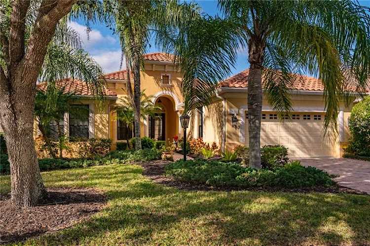 7636 Portstewart Dr Lakewood Ranch, FL 34202