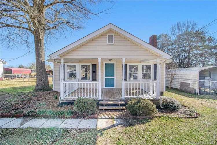 4 Hickory St Concord, NC 28027