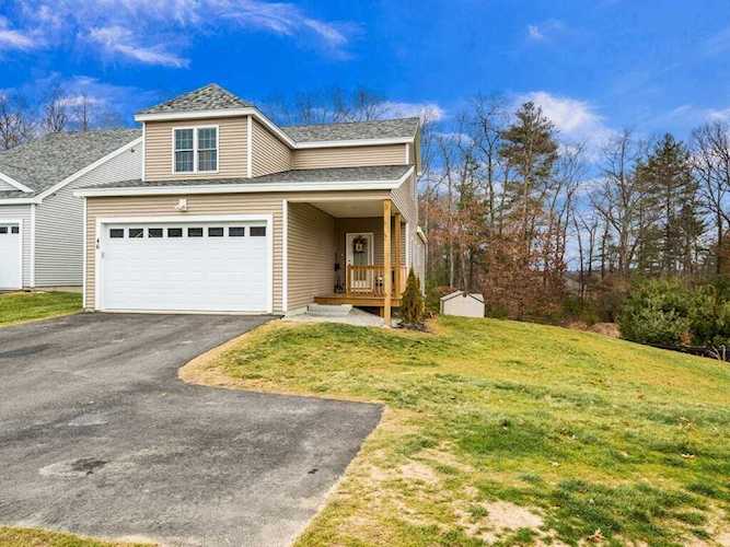 46 Hyde Park Cir Uxbridge, MA 01569
