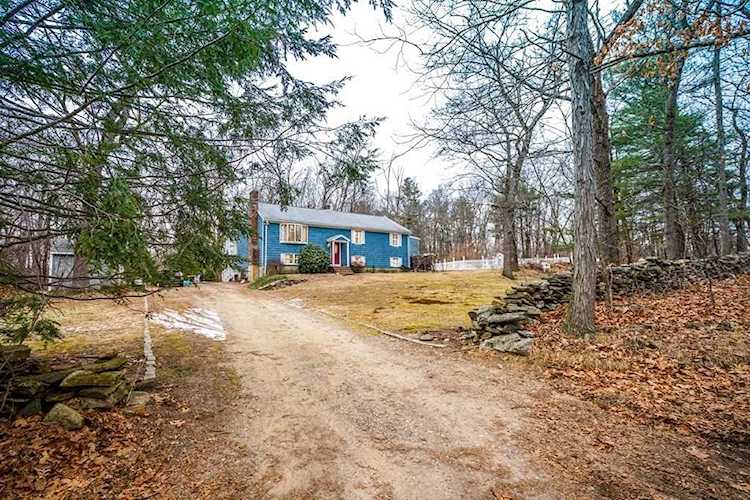 67 Lovett Rd Oxford, MA 01540