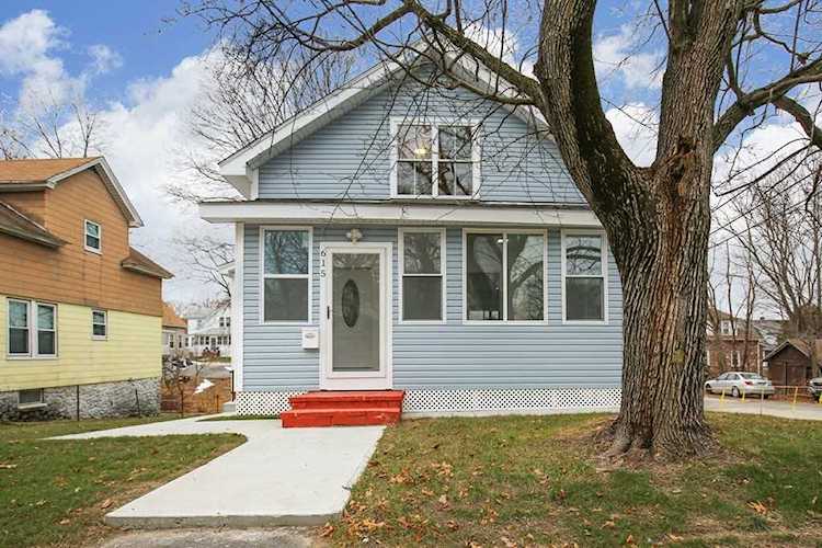 615 Sunderland Rd Worcester, MA 01604