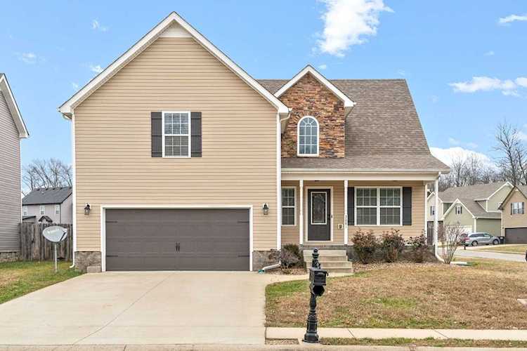 3681 Fox Tail Dr Clarksville, TN 37040