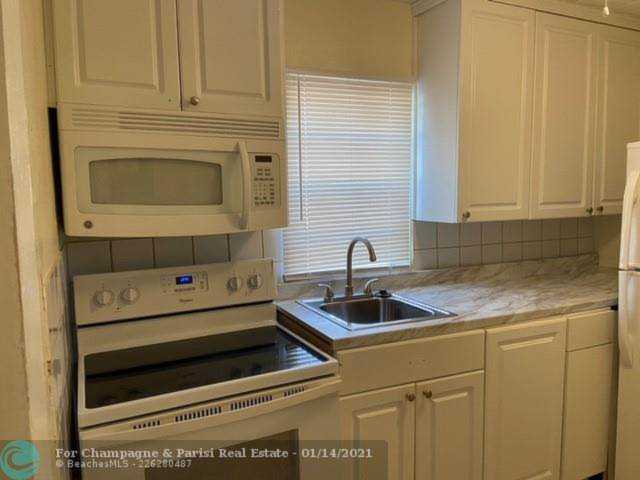 219 SW 1st Ter Deerfield Beach, FL 33441