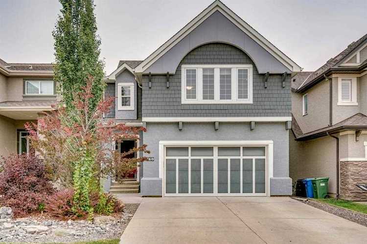 40 Mahogany Manor SE Calgary, AB T3M 0Y3