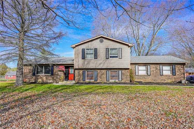 7920 Acre Ln Brownsburg, IN 46112