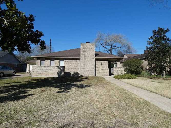 9010 Donys Dr Houston, TX 77040