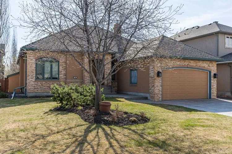 90 Aspen Ridge Crescent SW Calgary, AB T3H 5J7
