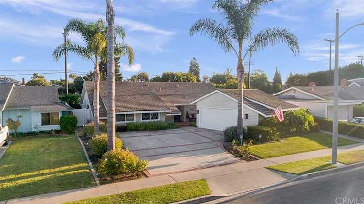 1811 Pitcairn Drive Costa Mesa, CA 92626