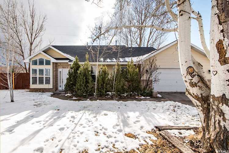 303 N E Ridgecrest Dr Hyrum, UT 84319