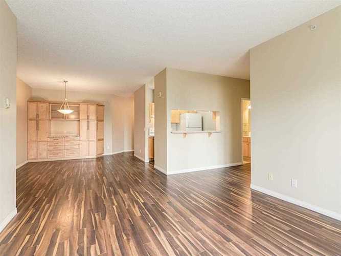 2022 Canyon Meadows Dr SE #315 Calgary, AB T2J 7H1