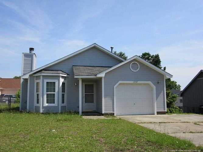 1737 Winnabow Dr Fayetteville, NC 28304