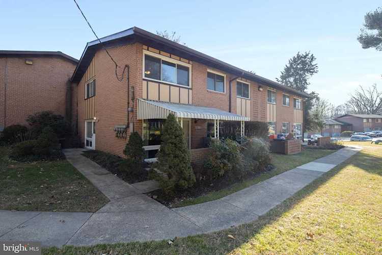 10118 Mosby Woods Dr Fairfax, VA 22030