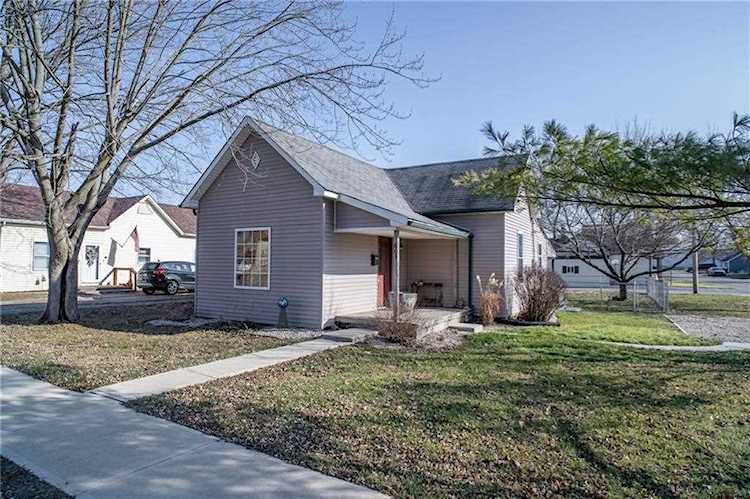 601 Young St Franklin, IN 46131 | MLS 21760307 Photo 1